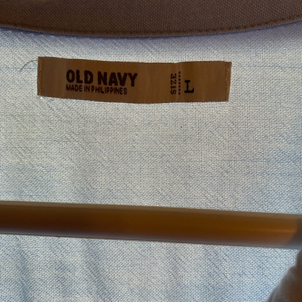 Size Large Old Navy button down shirt